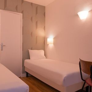 Habitación Estándar con 2 Camas Individuales
